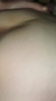 Mi esposa me pone el culo porque se puso cachonda y quiere una buena penetración (video completo)