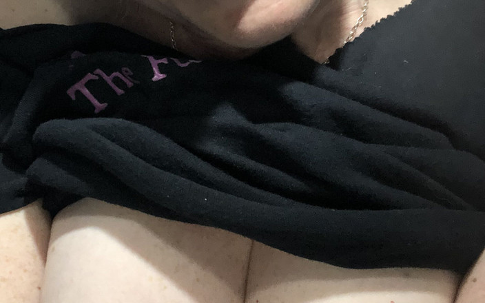 Pissing Paradise: Kencing besar-besaran menyembur di mana-mana