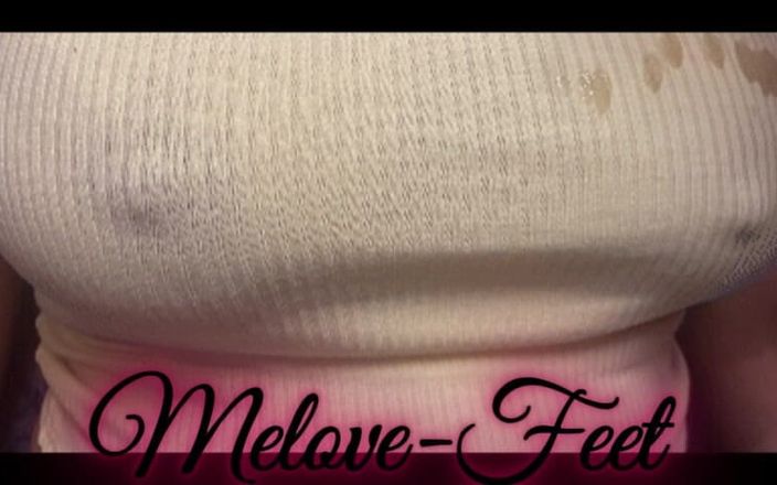 Naelor: Compilation de nichons de Melove en train de se faire...