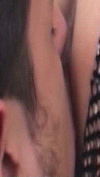 Gorąca blondynka big tit shemale dostaje anal fucked przez nieznajomych na ich pierwszej randce