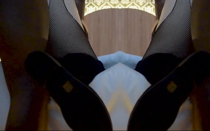 TrotzillaTheGod: Сексуальна товстушка смокче великий чорний член після візиту в будинку з привидами