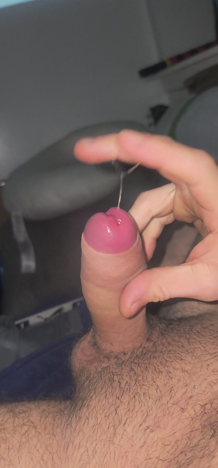 FootAijin: Una teen arrapata masturba un cazzo duro