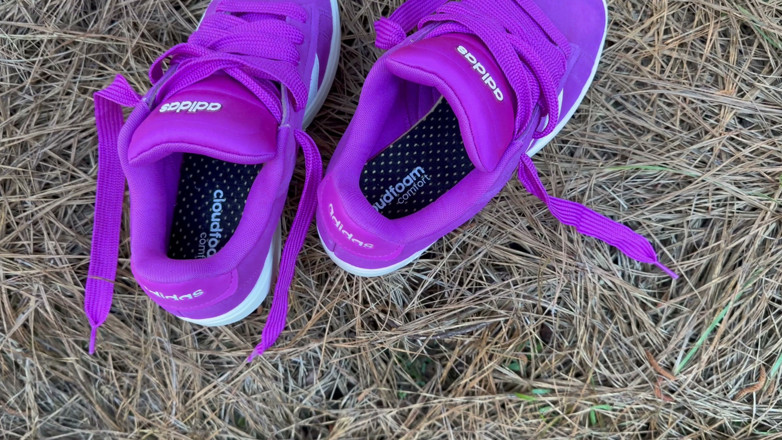 Sneakerlove513: Fucking and cumming outdoors in the park with the wife's...