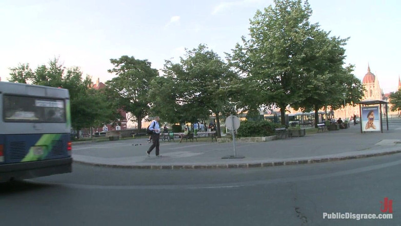 Public Disgrace by Kink: Sandra Romain beklenmedik bir İngiliz itaatkarı domine ediyor!!!