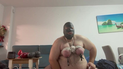 esclavo_masoca-91: Bekaret kemeri içindeki köle cezalandırılıyor ve anal dilte