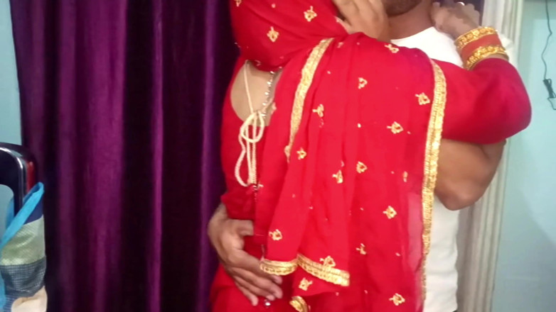 NaughtyWings: Karwa Chauth speciální video