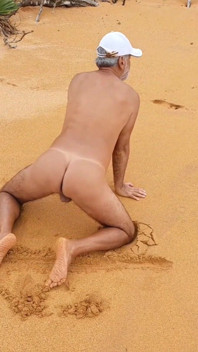 Ladysilva Sissy Hot Ass on the Beach