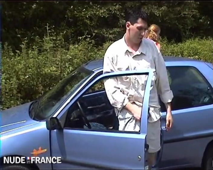 Nude in France: O curvă studentă drăguță este analizată și umplută de spermă pe...