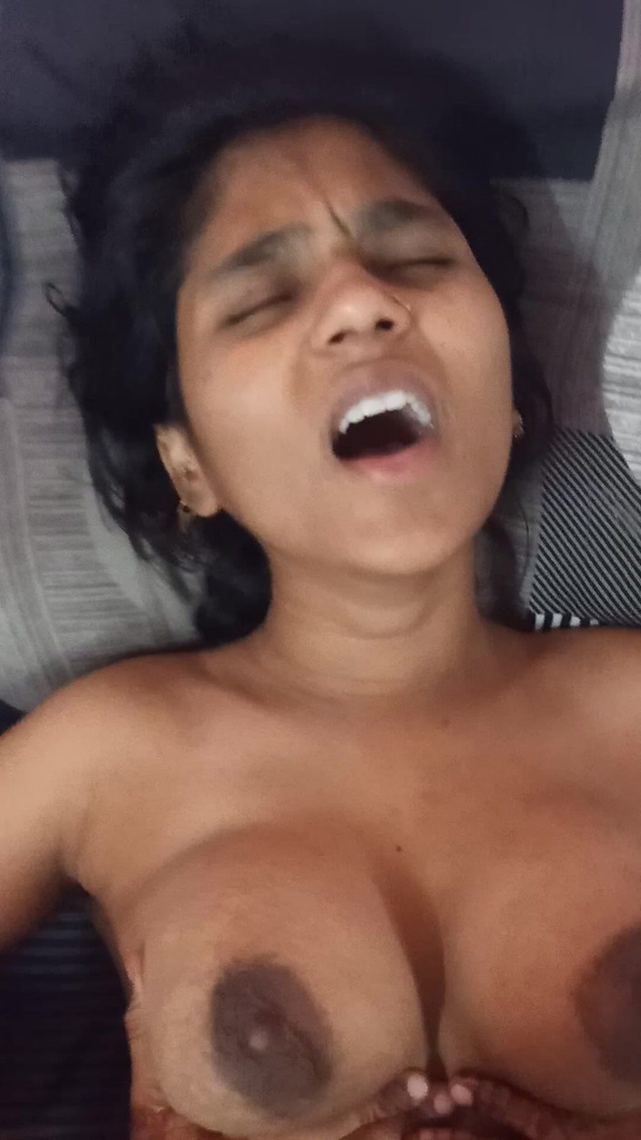 Couplemastiii: Mijn vrouw neuken op het bed