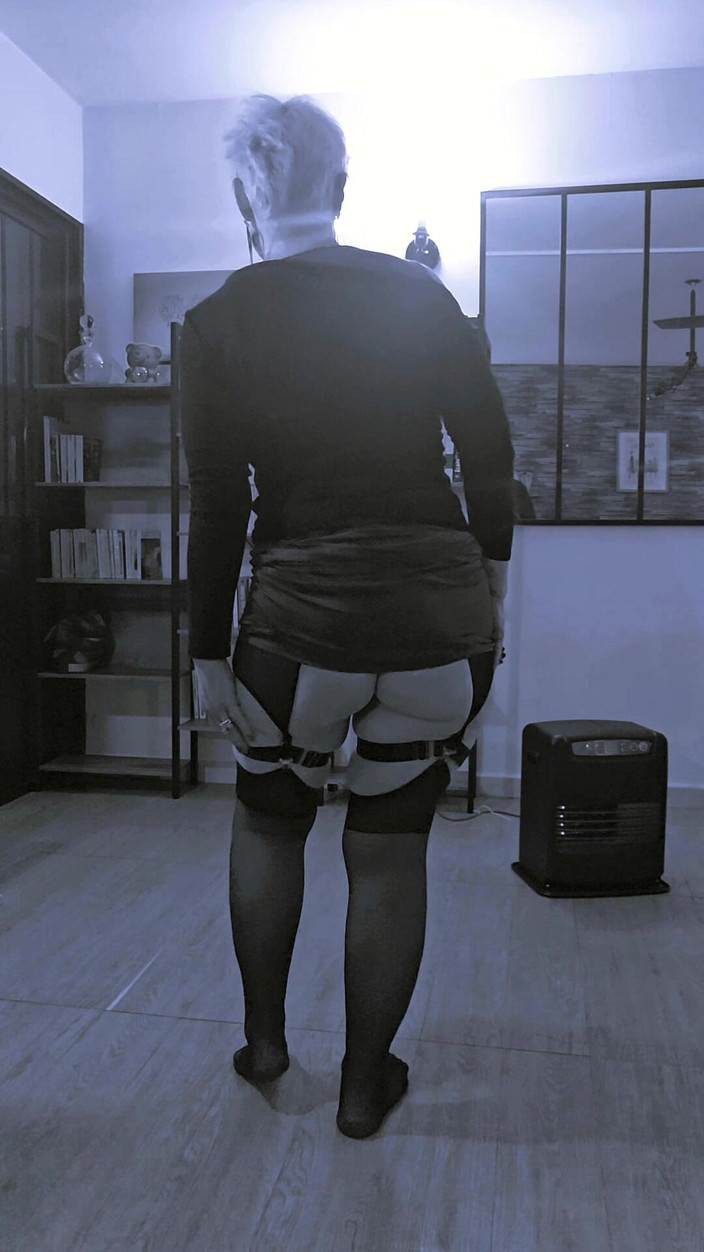 Sofy13: 私の大きくてセクシーなお尻があなたを待っている