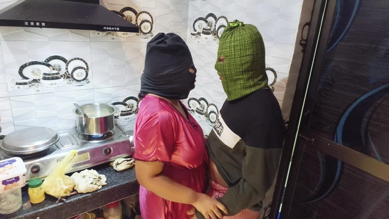 Hotty Mona: Mengongkek bhabhi desi