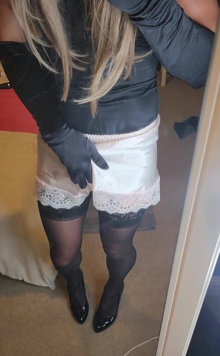 JessicaXD: Baby pink satin french knickers dan lingerie hitam