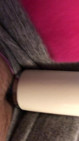 Bad Girl Inc: Rápida masturbação com minha Hitachi