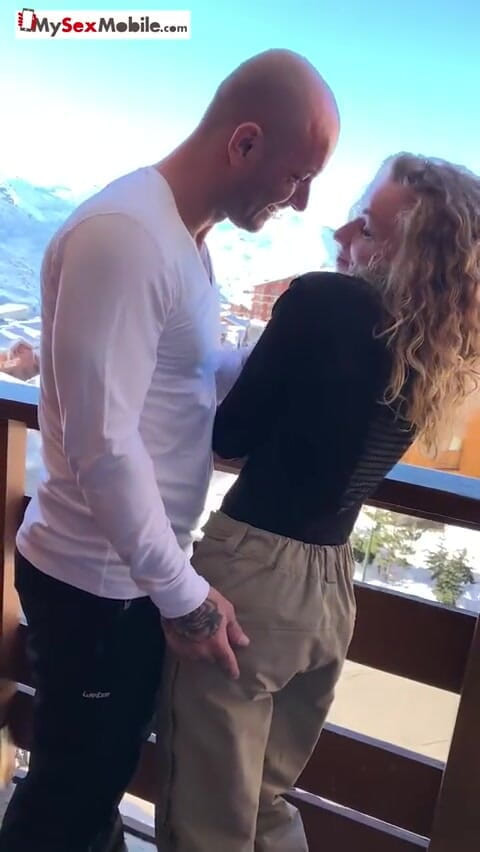 MySexMobile: Fransk blond Angel Emily sextape från vintersemestern