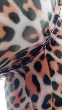 Uimitoare vedere pe față cu vedere la persoana 1 Femdom în latex de cauciuc Arya Grander