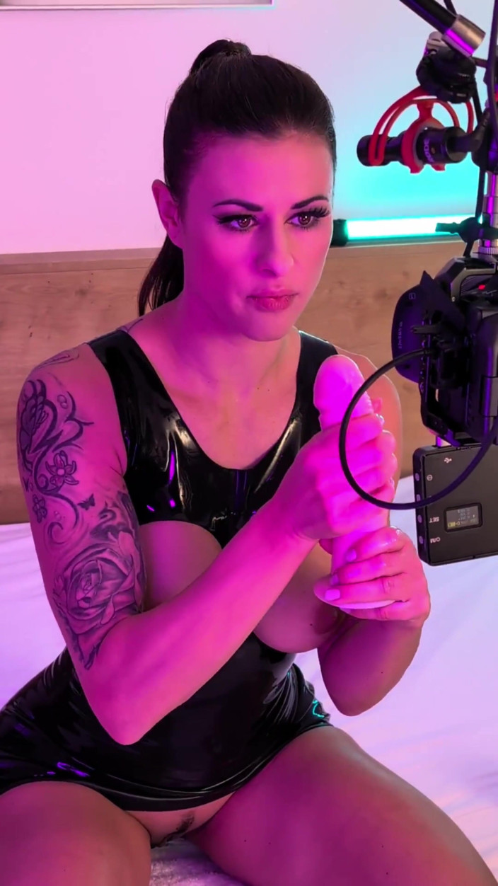 Billie Star Real: Billie Star gör att du blir sperma utan att ens...