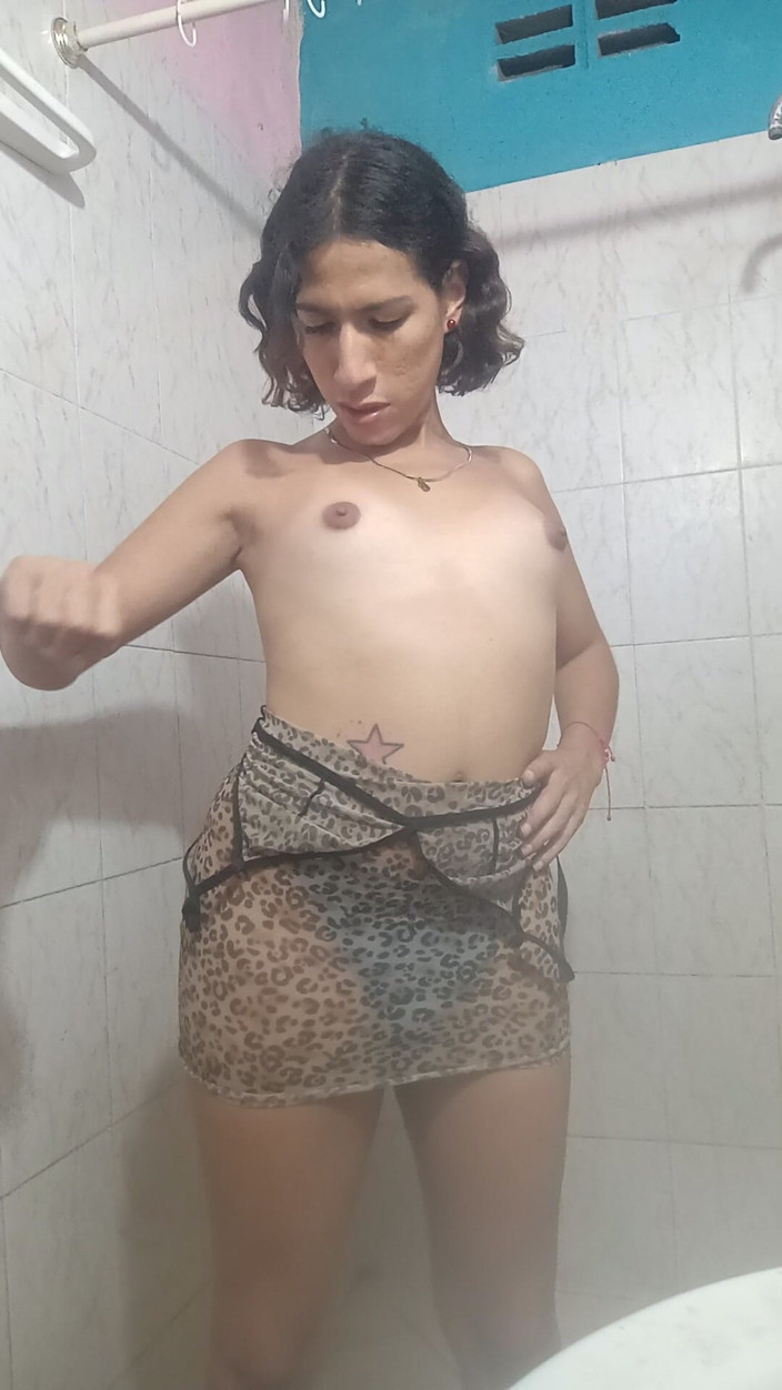 Femboy from Colombia: Dotykam się delikatnie, powoli
