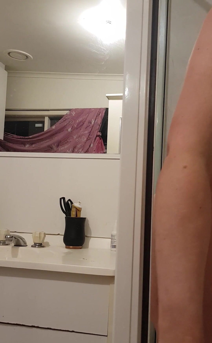 Michellexm: Ik probeerde een sexy douchevideo te maken met mijn nieuwe...