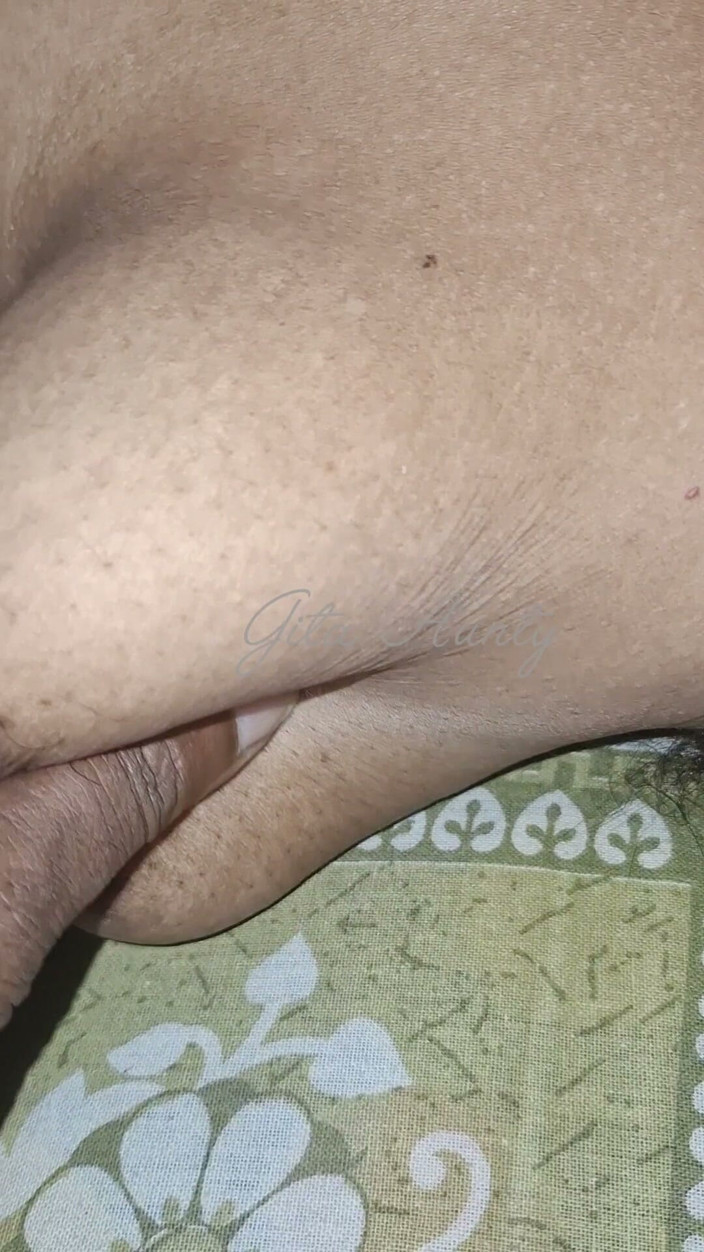 Indian aunty sex: Videos of Playing with the Breast of Indian Women