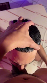 Twink Xl Fratele vitreg al prietenului meu a câștigat pariul și îmi fute curul!!