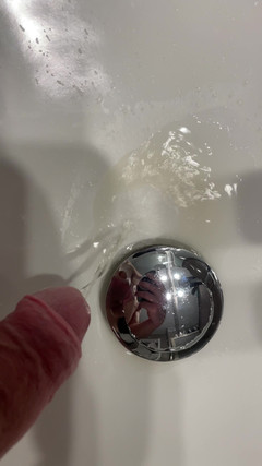 Andrewlvrx: Orina caliente en la ducha