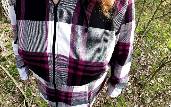 Bouncy Tits Action: Slapping Her Nipples While Hiking Naked