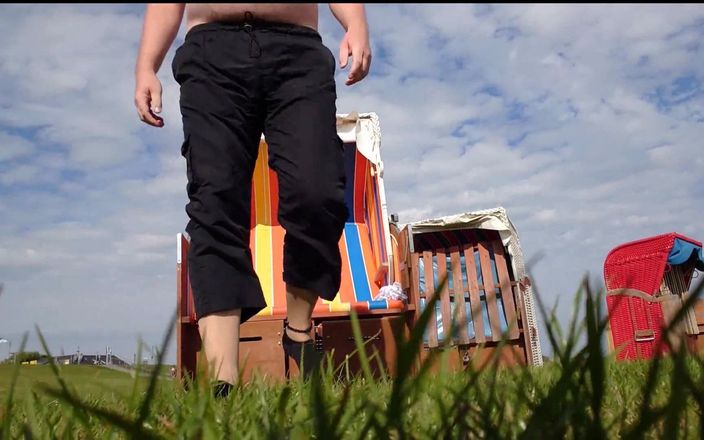 Carmen_Nylonjunge: La mia sedia da spiaggia in vacanza 2019 - 1 Wangerland
