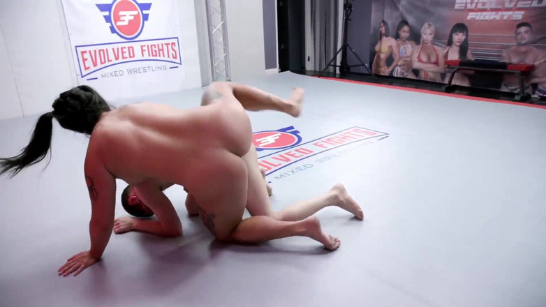 Evolved Fights: Miss Demeanor Vs Flufffy