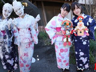 Japan Fetish Fusion: Spesial Tahun Baru: Kimono Messy Lesbian Play - Yua Nanami &amari Hoshi