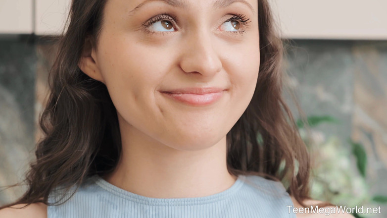 Teen Mega World: Solo-orgasmus nach dem training