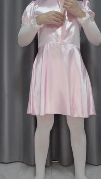 Sissy Kanisa transvestiten-zimmermädchen teil 2 anziehen