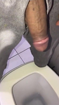 Pissing 08