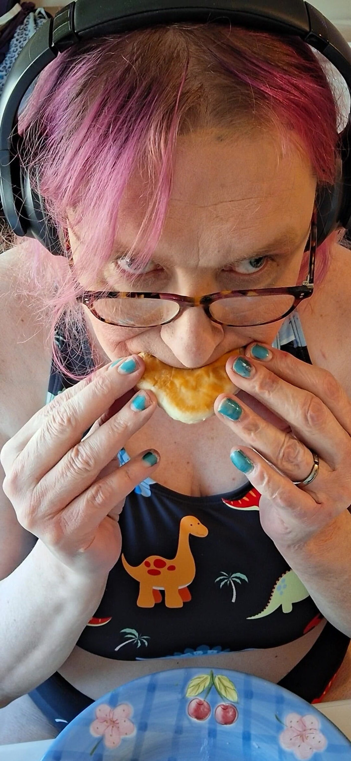 Princess Udders: Dinosaur Girl Eats Breakfast!