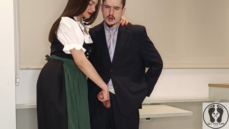 All You Can Fetish: Geleneksel Avusturyalı dirndl giyiyor ve onu sıvazladı