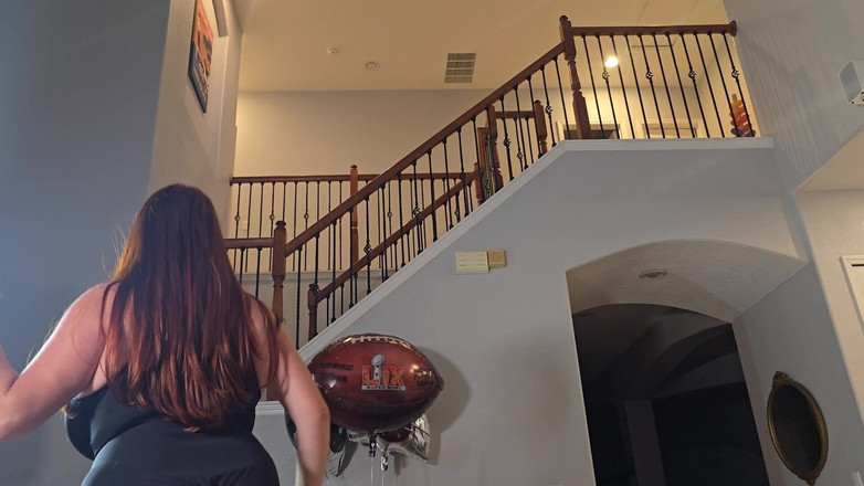 Annabelle Rogers: Возбужденная мачеха дурачается с пасыком рядом с отчимом