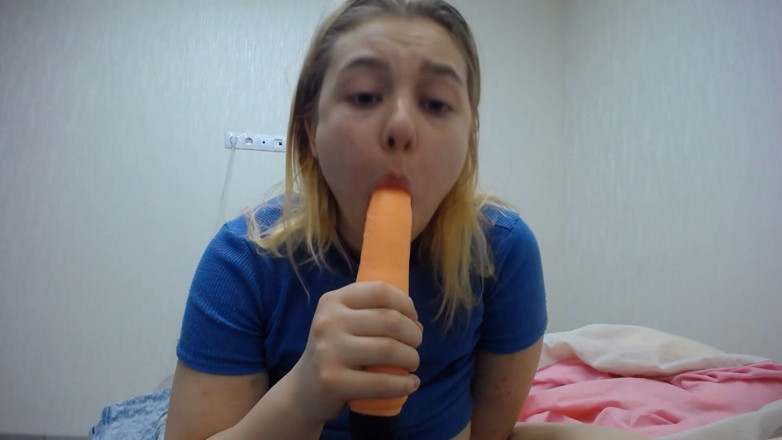 JuiceLussie: Masturbieren und lutschen dildo