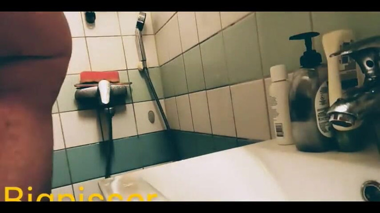 Big Pisser: Pau santo