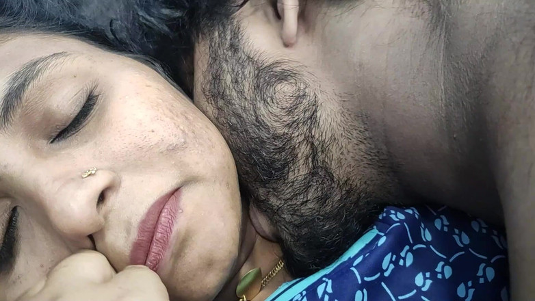 Vaishnavysharunraj: ナイティな除去とおっぱいプレスとのホットなロマンス