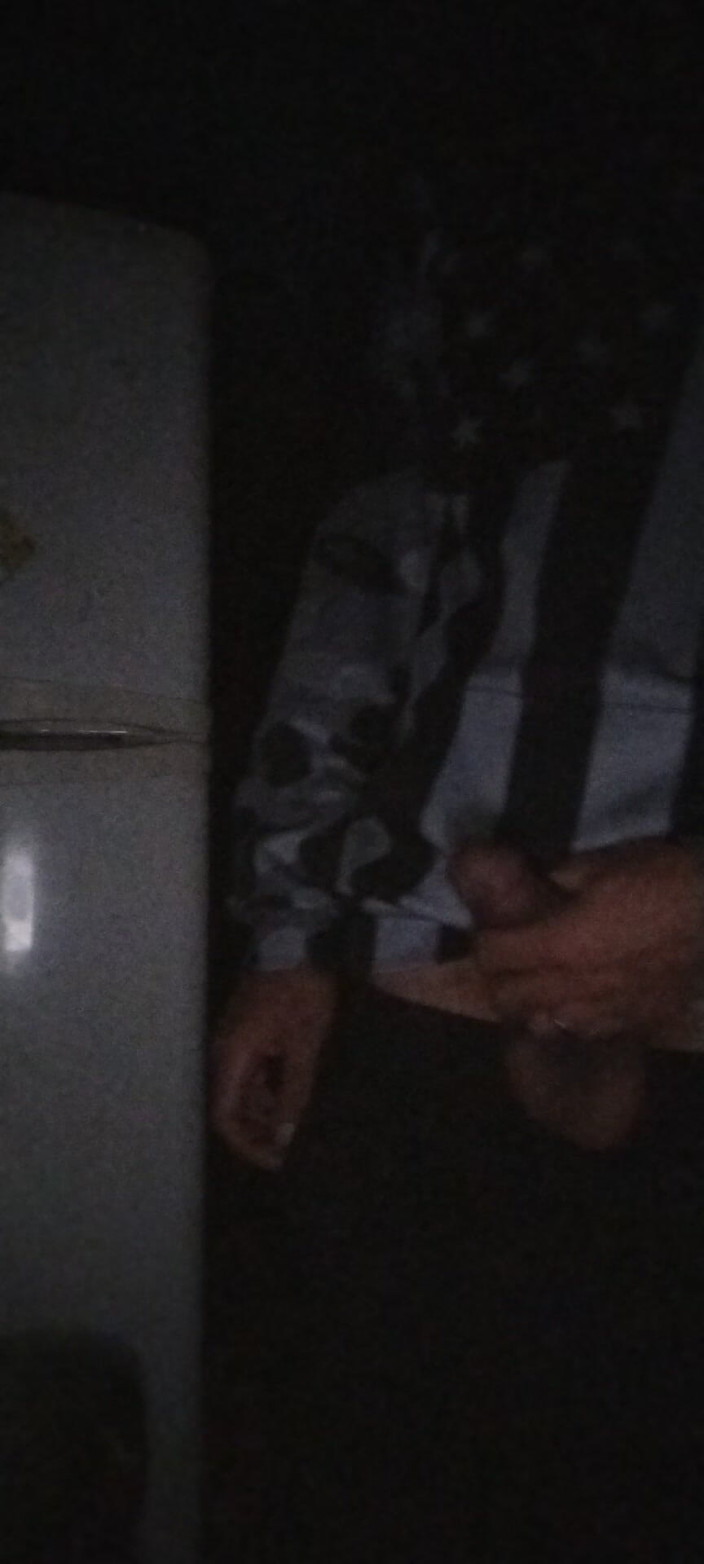 AlexAlejandro13: Ayo bareng-bareng yuk, yuk?