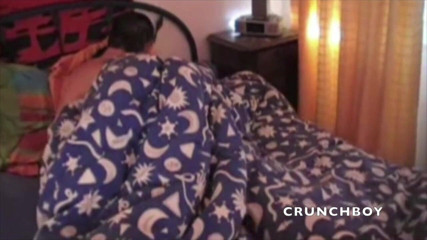 Crunch Boy: Hai cặp song sinh ngây thơ đụ trên giường của tôi