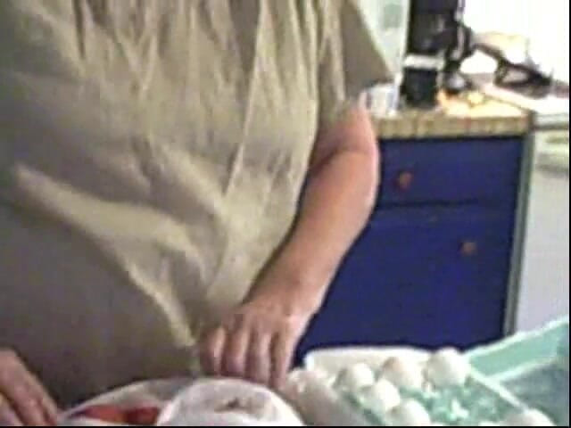 BBW nurse Vicki adventures with friends: Seksowna holenderska milf Gilf gotuje śniadanie