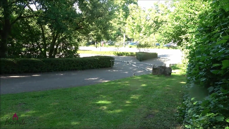 Lina Mila: Blowjob in the Park in Front of the Main Street!