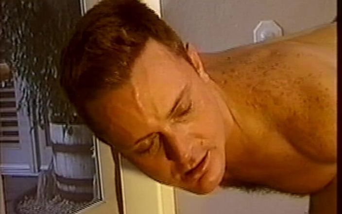 Gay RetroX VHS: Raw Hunks dalam aksi 5
