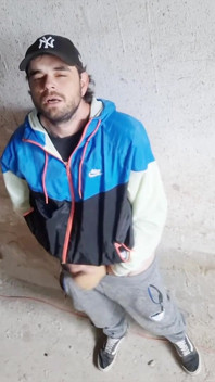 Dans un bâtiment abandonné où je vais me masturber