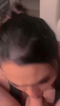 Big Lips Blowjob! Frenulum Kissing Cumshot