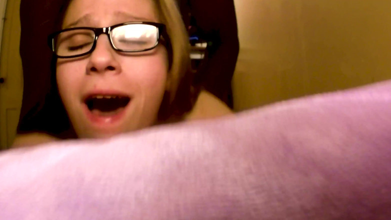 TrotzillaTheGod: Sexy šprt je nadržený a dostane speciální zkoušku od studenta učitele