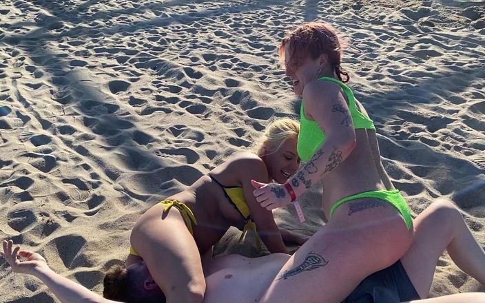 NM fetish wrestling videos by Princess Nikki: Dua lesbian hot bergulat di pantai dan setelah itu mulai...