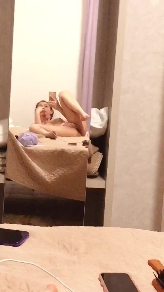 Dolls Cult: Mel et moi dans notre chambre d’hôtel