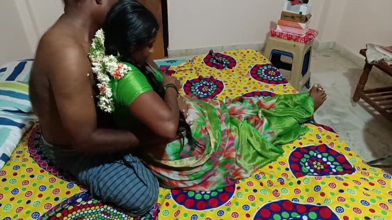 Desi palace: Desi Wife Sex in Green Saree