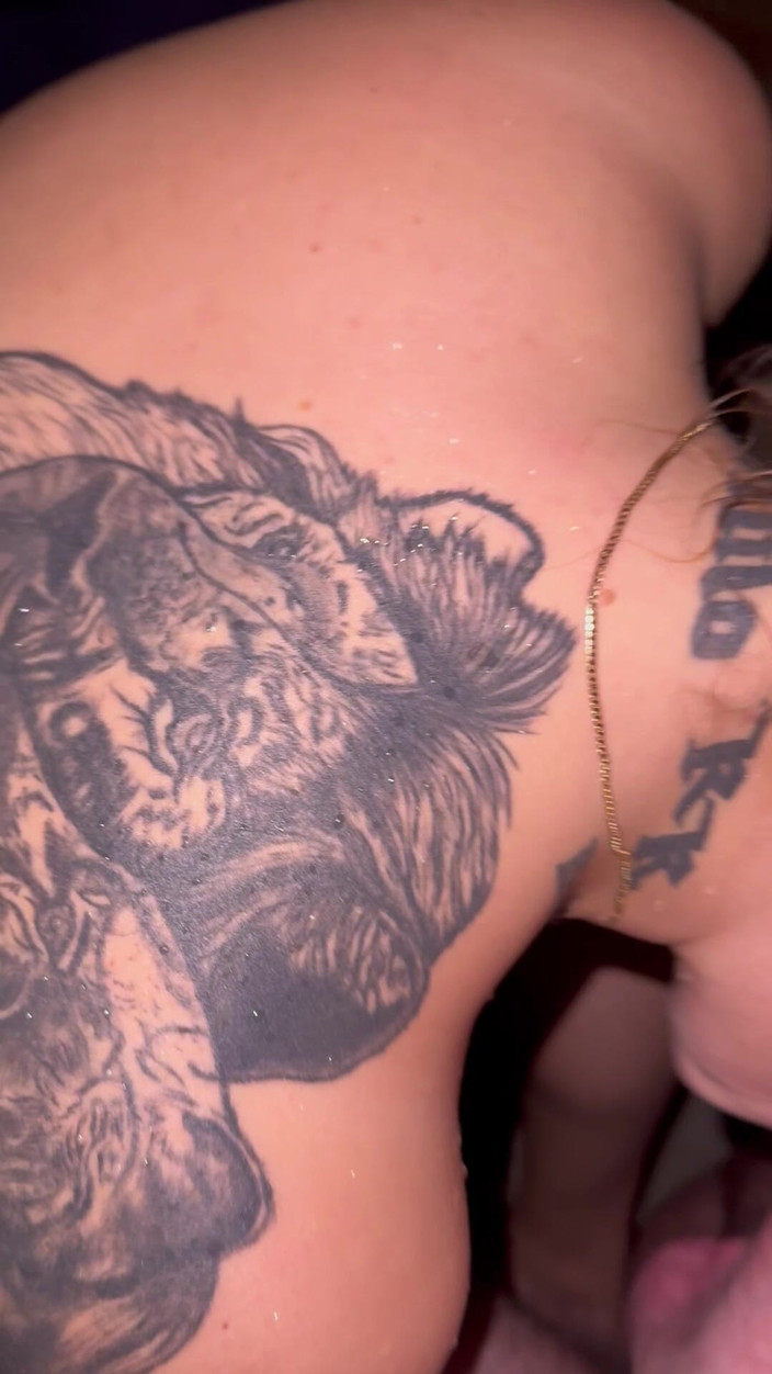 Bonieclydeerotik: Veřejná sauna, termální lázně, kino, orální sex, pejsek zezadu, stojící...